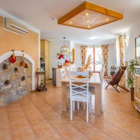 Holiday home Holiday Kim By Interhome